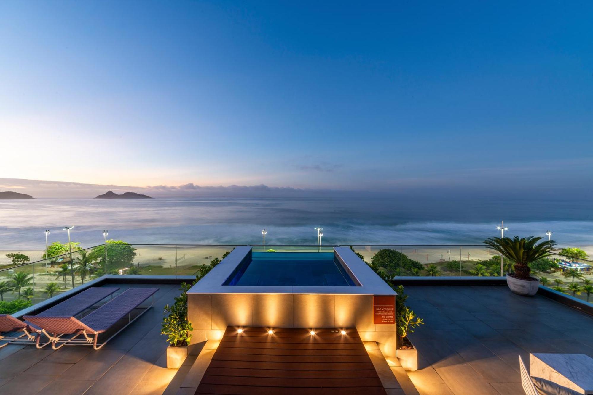 Hotel Lifestyle Laghetto Collection Rio de Janeiro Exterior foto The rooftop pool at the hotel