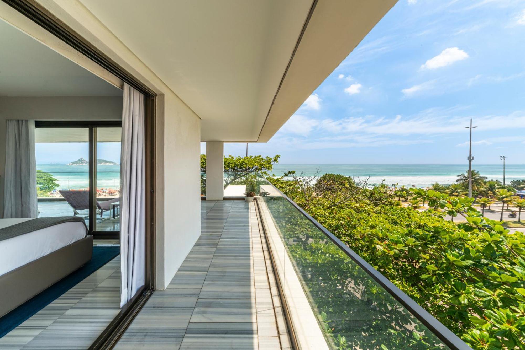 Hotel Lifestyle Laghetto Collection Rio de Janeiro Exterior foto Balcony of a suite at the hotel